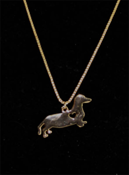 Kette mit Dackel mit Herz silber- oder goldfarben