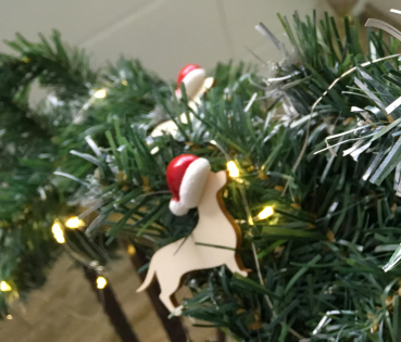 Tannengirlande mit Weihnachtsdackeln