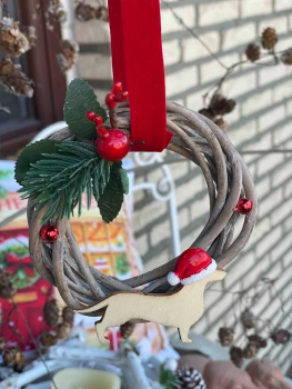 Türkränzchen mit Weihnachtsdackel