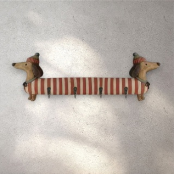 Hakenleiste mit winterlichen Dackelmotiv