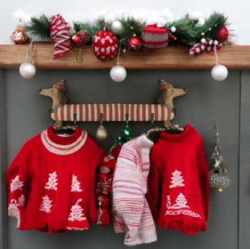 Hakenleiste mit winterlichen Dackelmotiv