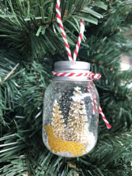 Tannenbaum im Glas mit Dackelmotiv