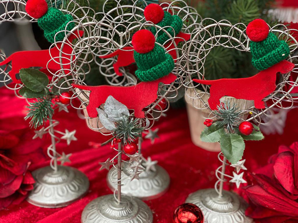 Herzständer mit Weihnachtsdackel