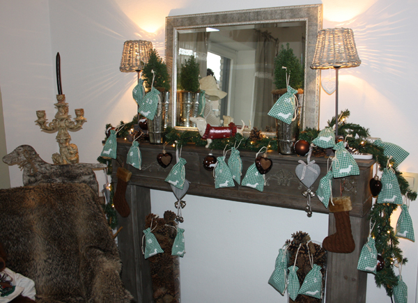 Dackel-Adventskalendersäckchen Landhausstil