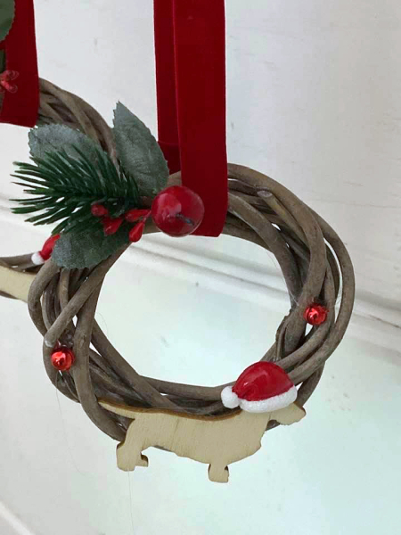 Türkränzchen mit Weihnachtsdackel