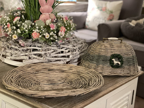 Rattanglosche mit Unterteller